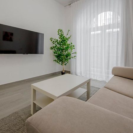 Suara Apartamentos 1 مدريد المظهر الخارجي الصورة